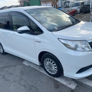 Toyota Noah | Model: 2015 | Colour White