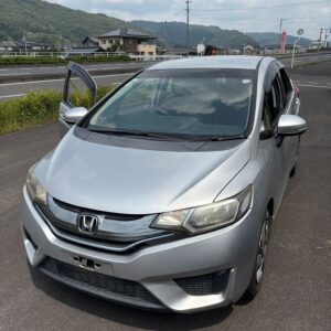 Honda fit 2014 SILVER