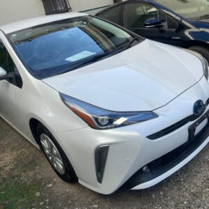 Toyota Prius | 2020 | Color pearl white